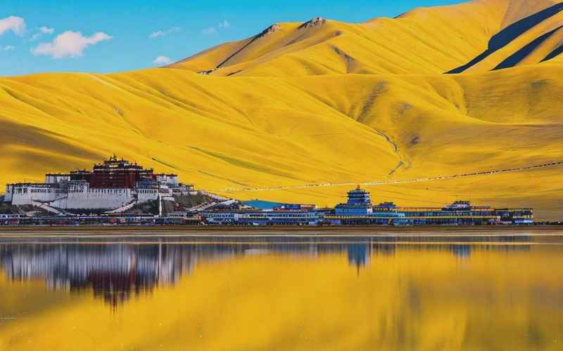 青藏高原：壮丽风光与神秘文化深度解析