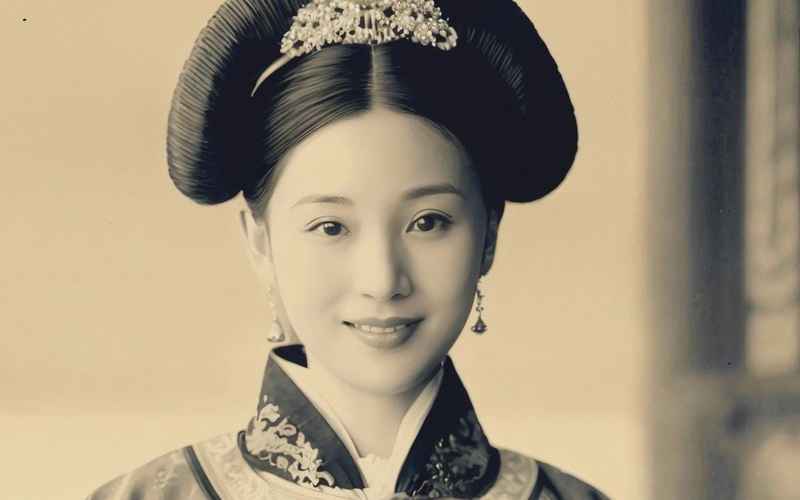 红袖添香，秦淮暗涌：董洁影视作品新解读