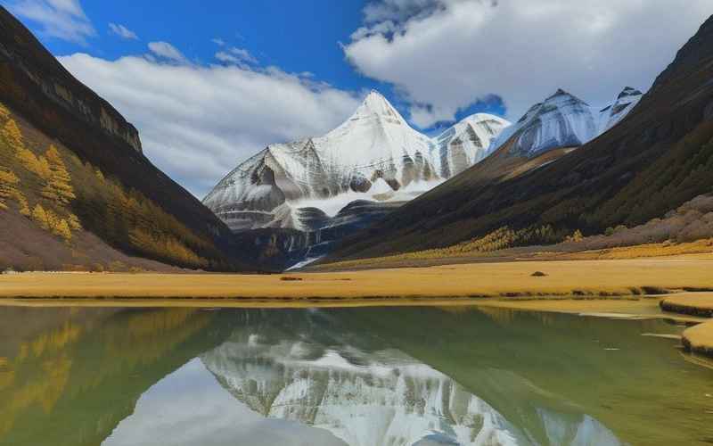 洛扎县雪山湖水画境