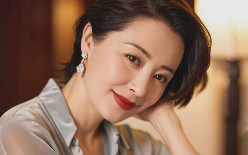 殷桃荧屏风华录：她的十部经典角色与人生旅程