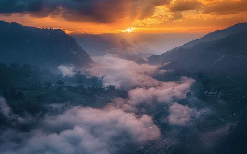 《云南雨季,清晨的云雾画卷》 《云南雨季,清晨的云雾画卷》