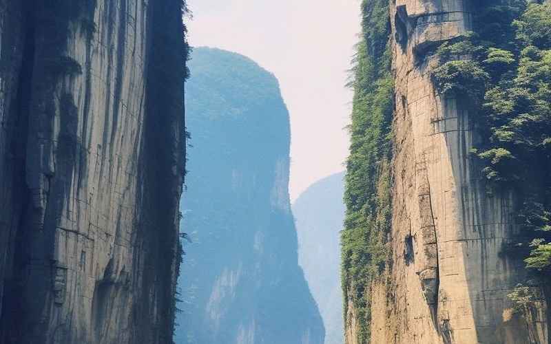 《重慶武隆天生三橋，超絕美》  或  《奉節白帝城，超美》