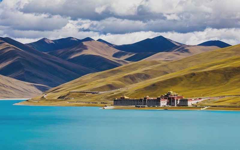 西藏自由行指南：经典路线攻略