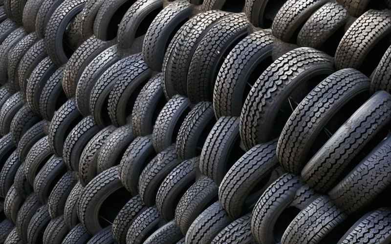 汽车被扎胎(汽车被扎胎的概率) 汽车被扎胎(汽车被扎胎的概率)