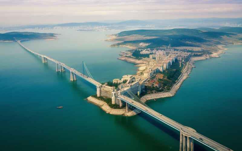 推荐大连必去景点TOP10 滨海路线圣地修道院金石滩家常海鲜北大桥夜景老街俄罗斯村棒棰岛龙黄湾鼓浪屿