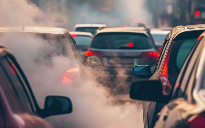 汽車漏氣(汽車漏氣了還能繼續(xù)開嗎)