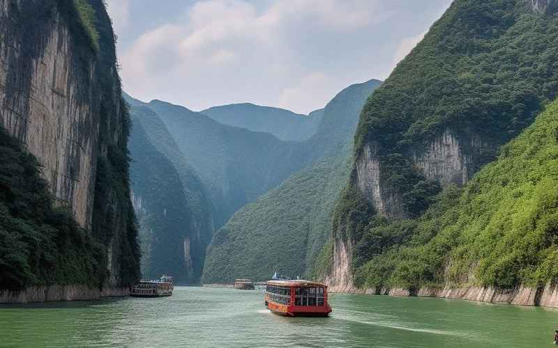 長江風光，暢快游船吧