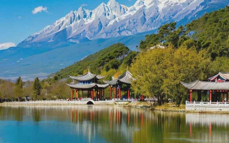 昆明出發，一路風情：大理麗江西雙版納奇觀之旅