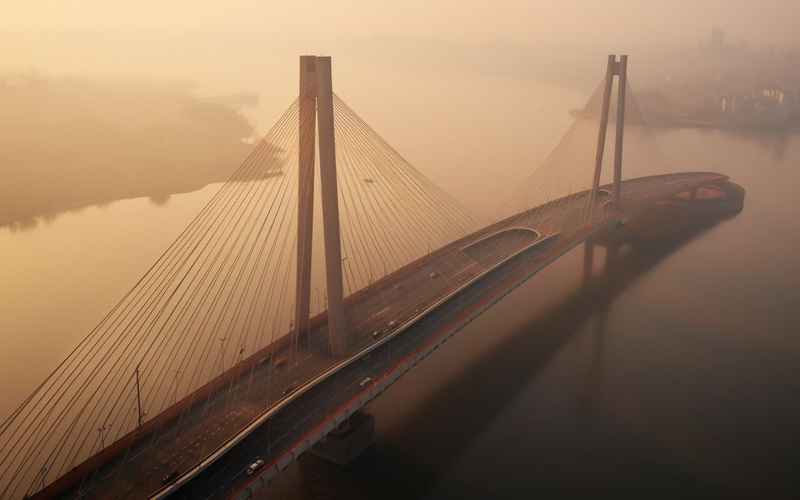 霧鎖江城·追光而行