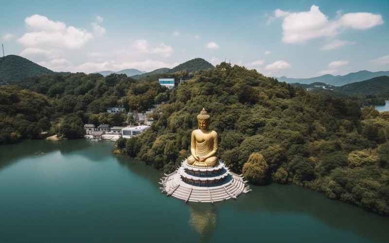 莲花山·佛教文化与山水风光