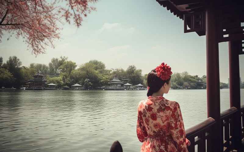 胭脂水粉深闺恨，绮丽金陵烟云散