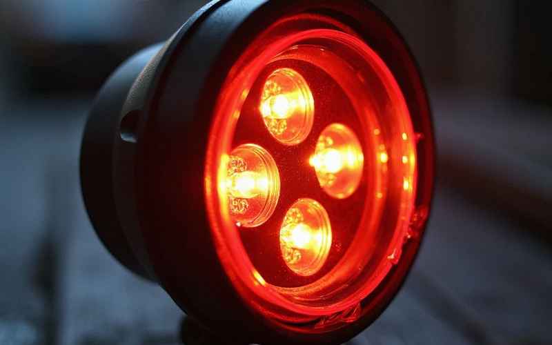 汽车喷气(汽车喷气时收缩警报灯亮)