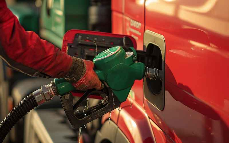 汽车油箱怎么清理(汽车油箱清理剂)