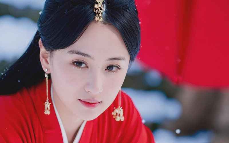 《绮丽风华雪见时，倾世仙颜杨幂情》