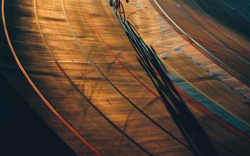 转轮之上,你是我命定的回响 转轮之上,你是我命定的回响