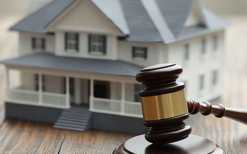親屬房產過戶法律與稅務解析